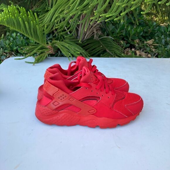 Nike Huarache Shoes (Boys Size: 5Y) (Womens Size: 6.5) - Picture 3 of 8